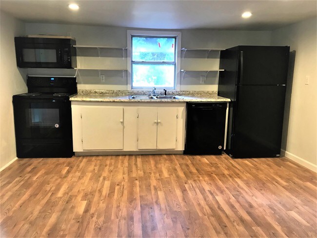 Foto del edificio - 126 Mizzell Rd