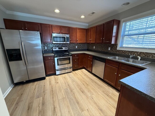 Building Photo - Beautiful Home in West Knoxville