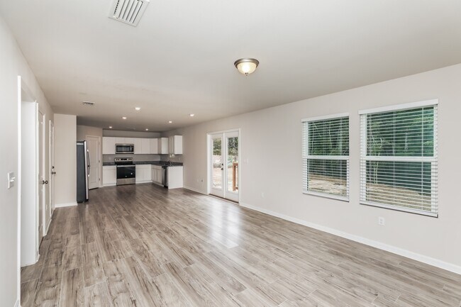 Foto del edificio - 6226 Travelers Rest Ct