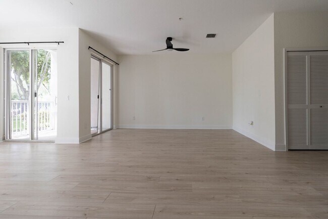 Foto del edificio - 4301 SW 160th Ave