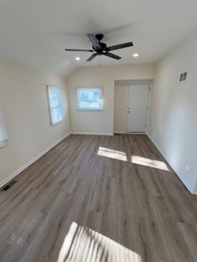 Building Photo - Beautifully Remodeled Southside Single Fam...