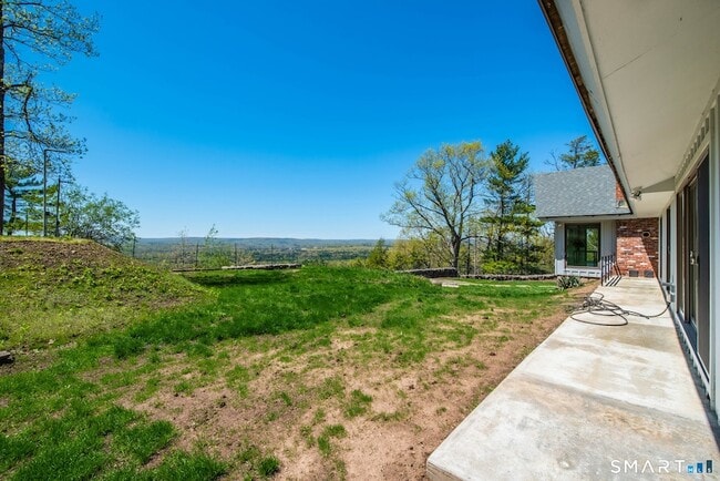 Building Photo - 43 Prattling Pond Rd