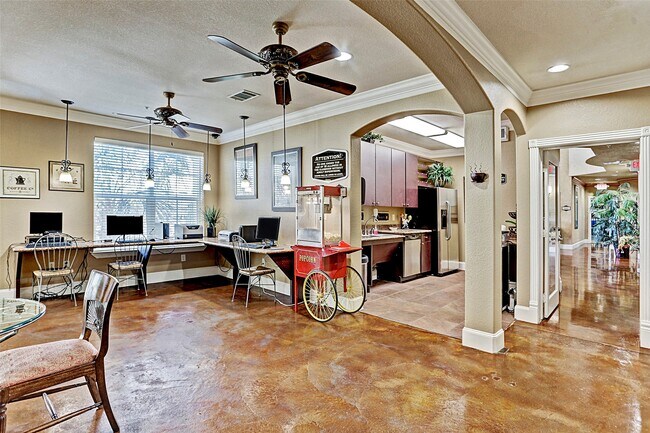 Building Photo - 1711 Old Spanish Trl