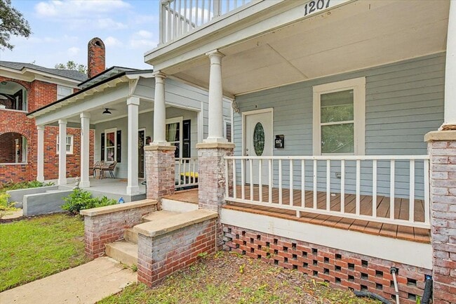 Building Photo - Downtown 2 bedroom Condo
