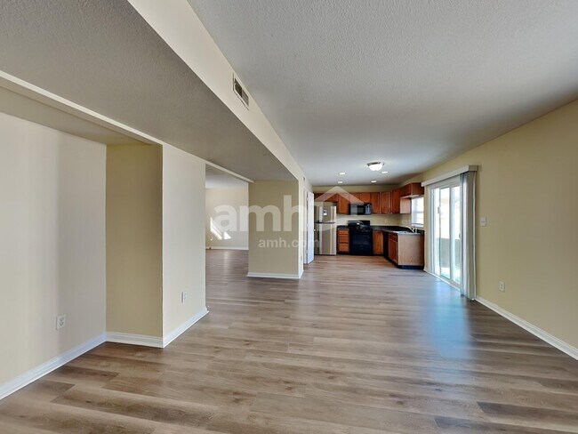 Foto del edificio - 11534 planewood Ct