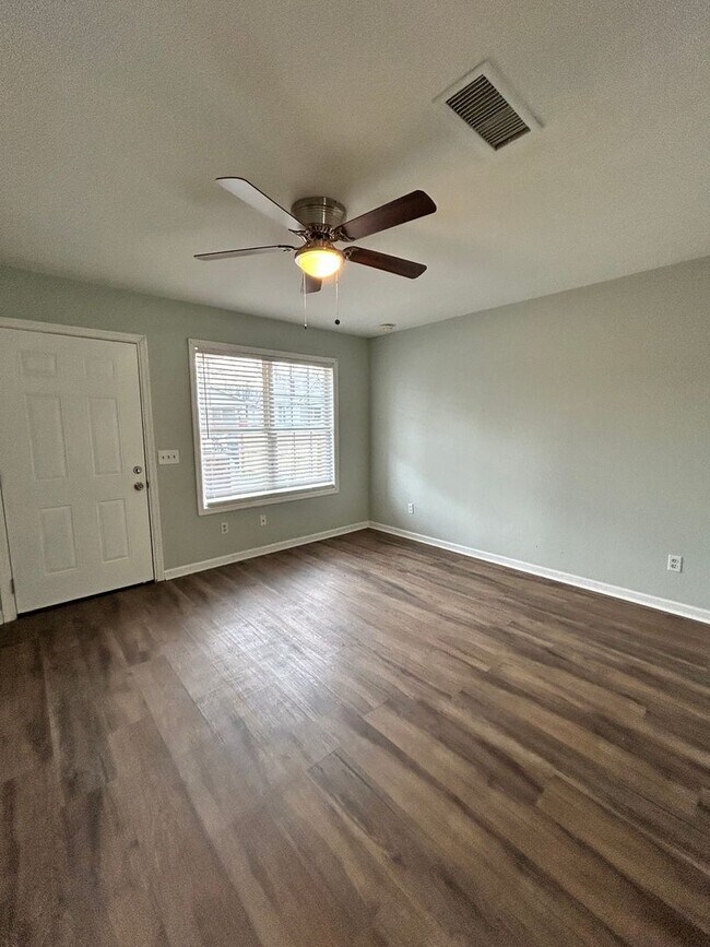 Foto del edificio - Duplex in the Heart of Southside - 2 bed | 1.5 baths