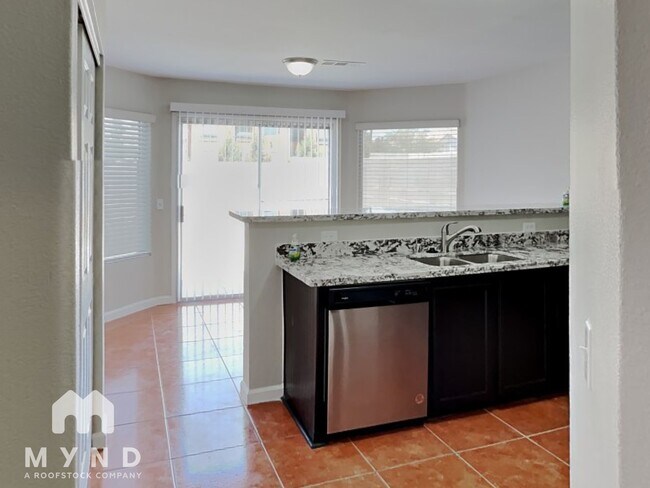 Building Photo - 1527 Cane Hill Dr