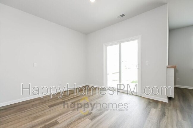 Foto del edificio - 8019 Precious Ct