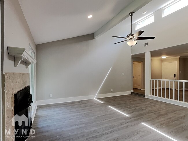 Foto del edificio - 10631 Plum Lake Dr