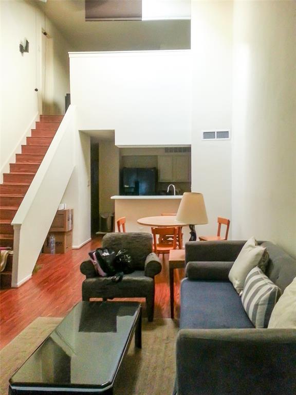 Foto del edificio - 2425 Holly Hall St
