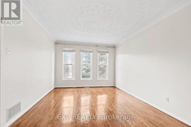 Photo du bâtiment - 61 Dundee Cres