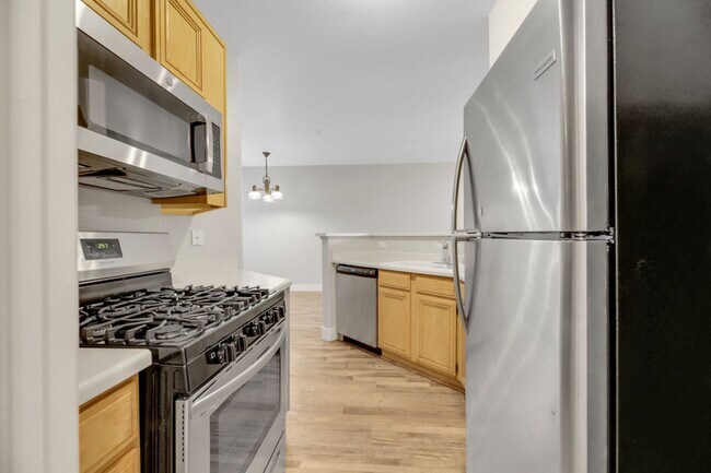 Foto del edificio - Beautiful 2 bedroom condo
