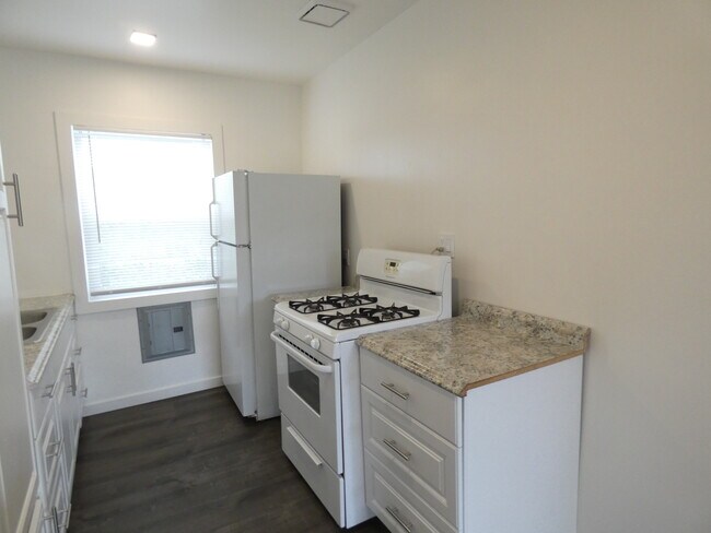 Building Photo - 1071 Olive Ave