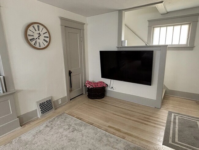 Foto del edificio - 807 N Magnolia Ave