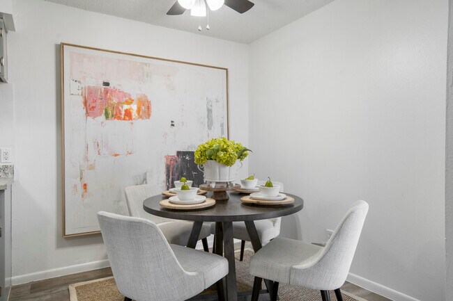 Foto del edificio - 746 Plaza Dr