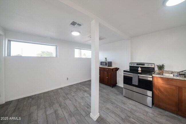 Foto del edificio - 1108 S 33rd Ave