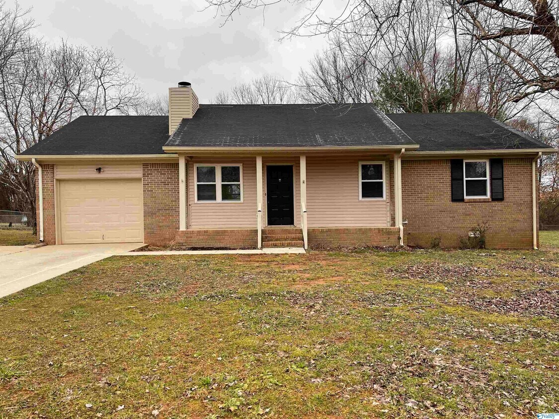 121 Colby Dr NE, Huntsville, AL 35810 House Rental in Huntsville, AL