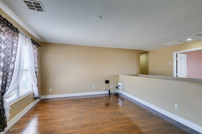 Foto del edificio - 6333 Adrock Ct