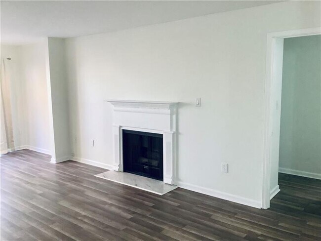 Foto del edificio - 4207 Pine Heights Dr NE
