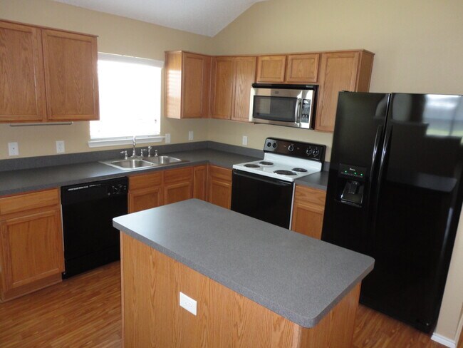 Building Photo - 1505 Shady Shores Drive