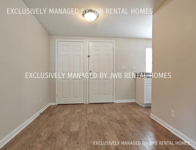 Foto del edificio - 9721 Aberdare Ave W