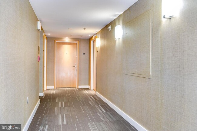 Building Photo - 675 E Street NW Unit 340