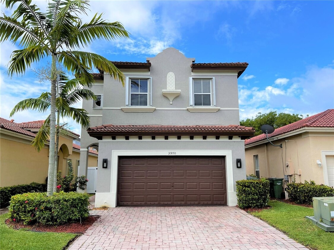 Foto principal - 3970 NE 11th Dr