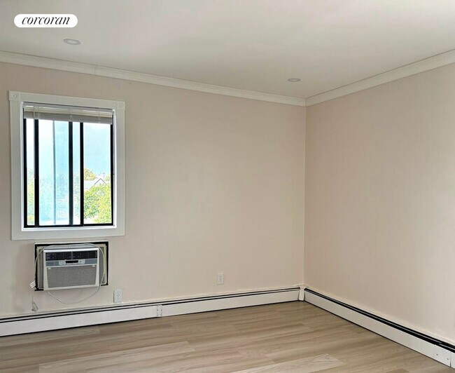 Foto del edificio - 1213-1215 E 95th St