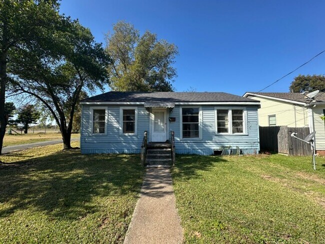 Foto del edificio - 701 Whittington St