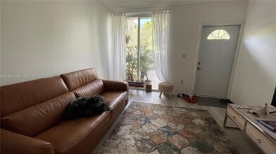 Building Photo - 1651 NE 115th St