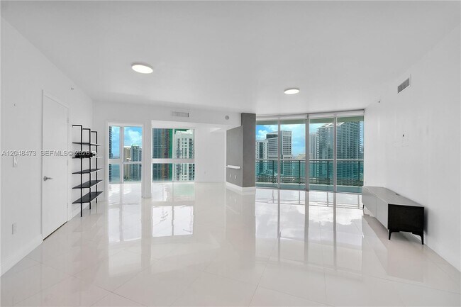 Building Photo - 350 S Miami Ave