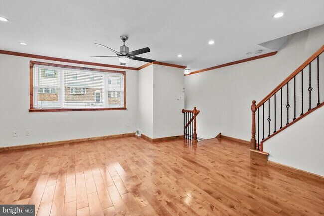 Building Photo - 10779 Helmer Dr