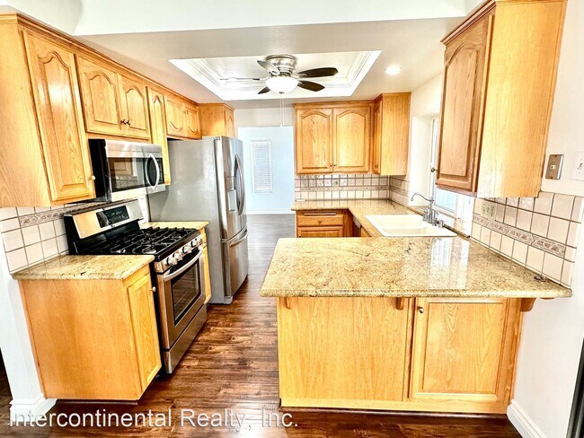 Building Photo - 3 br, 3 bath House - 10040 Norwalk St.