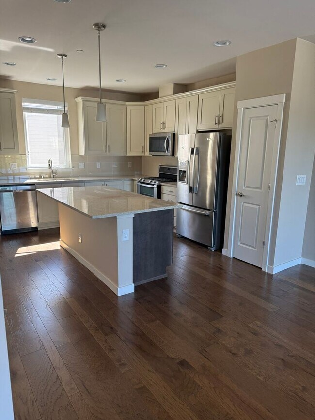 Foto del edificio - 3bd/2.25ba Lake Forest Park Townhome