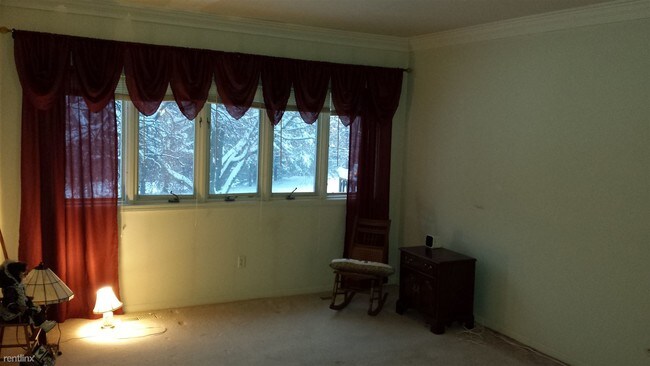 Foto del edificio - 4040 Greenleaf Cir