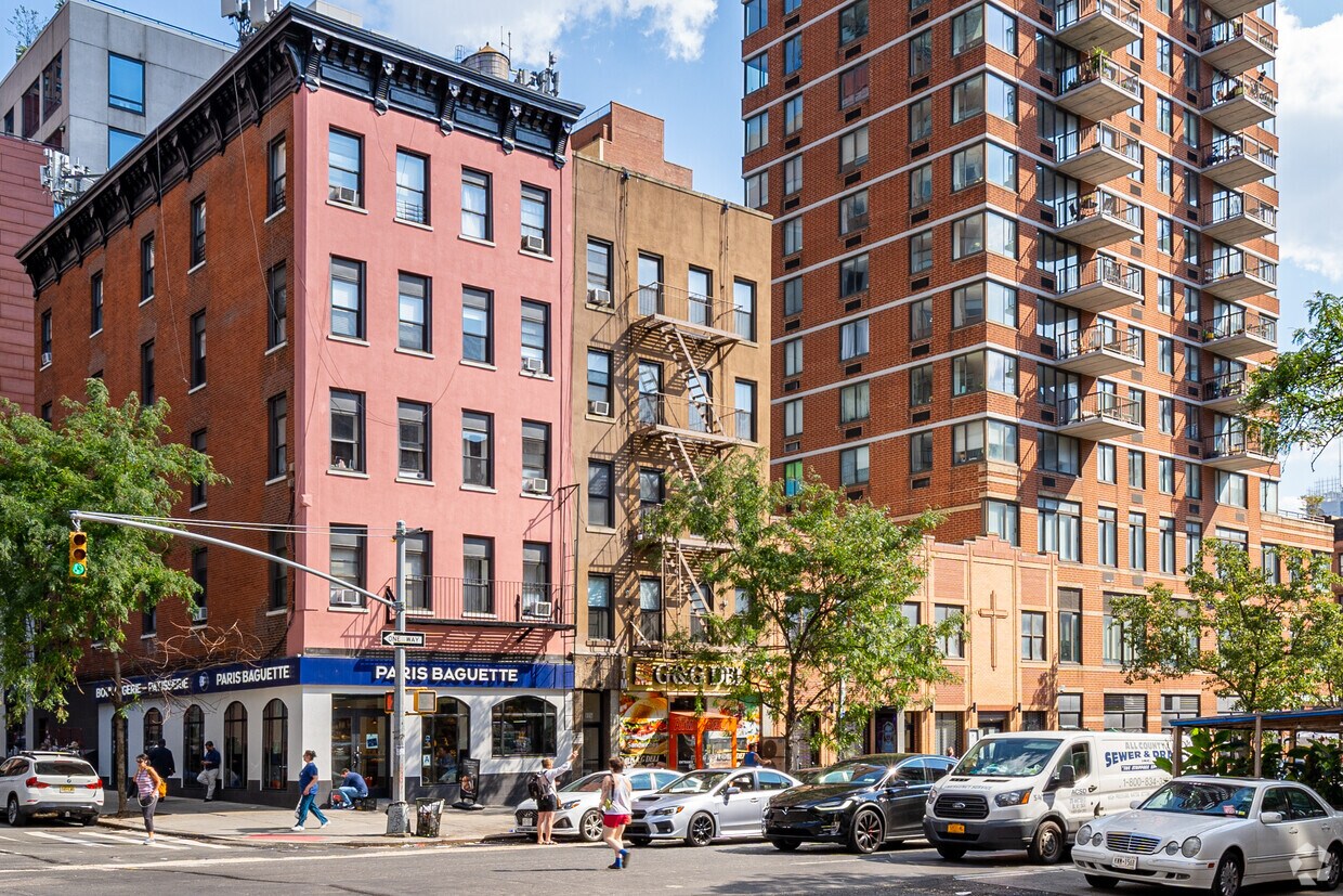 Primary Photo - 886 Tenth Ave