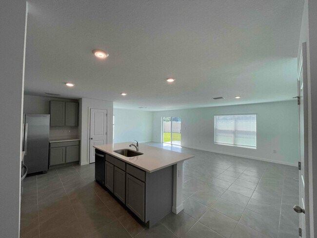 Building Photo - 37420 Angel Wings Ave