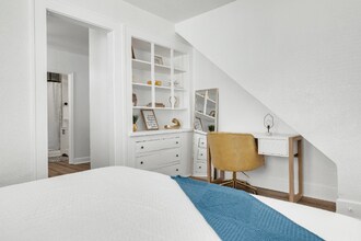 Interior Photo - 805 4th Ave N, St. Petersburg, FL 33701