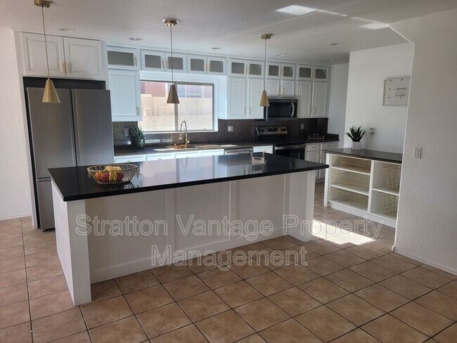 Foto del edificio - 15095 W Windrose Dr