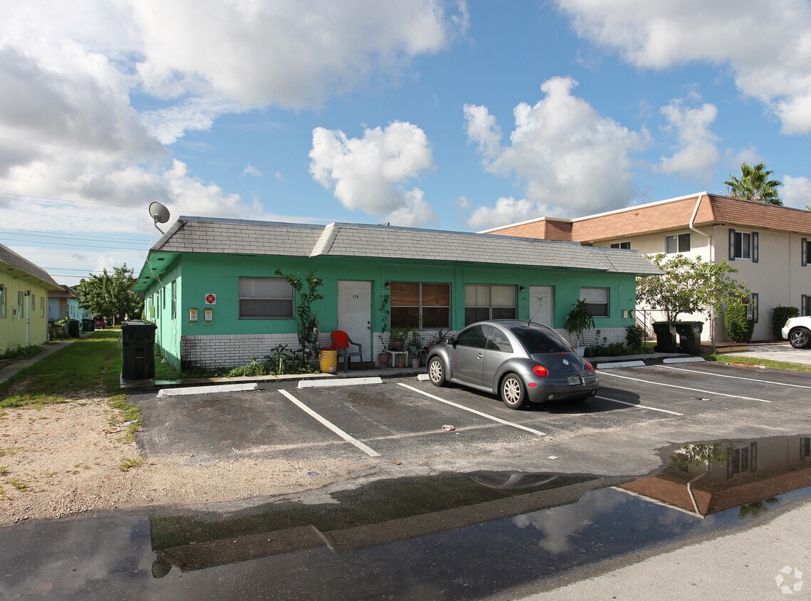 Foto principal - 170-176 NE 41st St