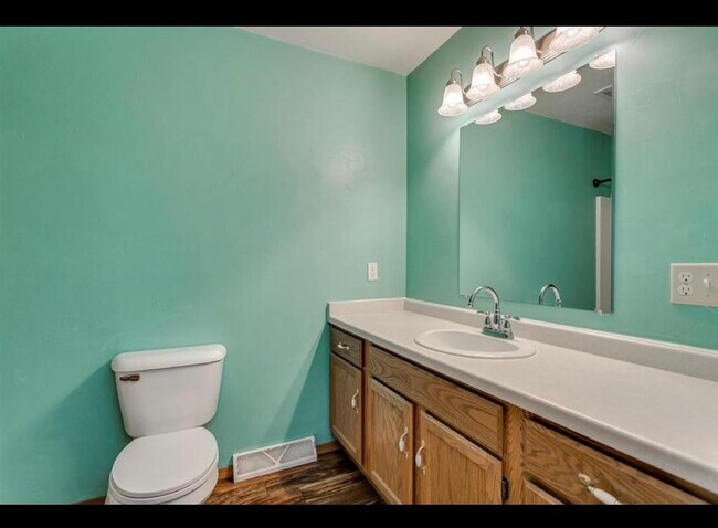 Baño completo - N176 State Park Rd