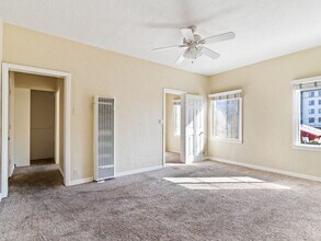 Building Photo - 1324 N Peterson Ave