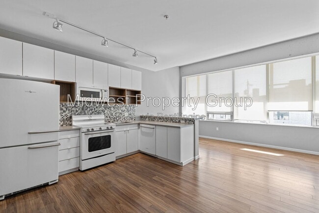 Building Photo - 4100 Lindell Blvd