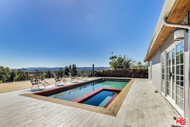 Building Photo - 7020 Middlesbury Ridge Cir