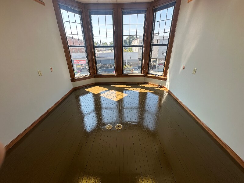 Foto principal - 120 N Main St