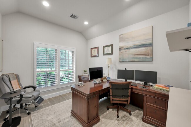 Foto del edificio - 611 Lost Maples Bend Ln