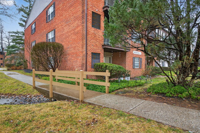 Building Photo - 159 Drummers Ln