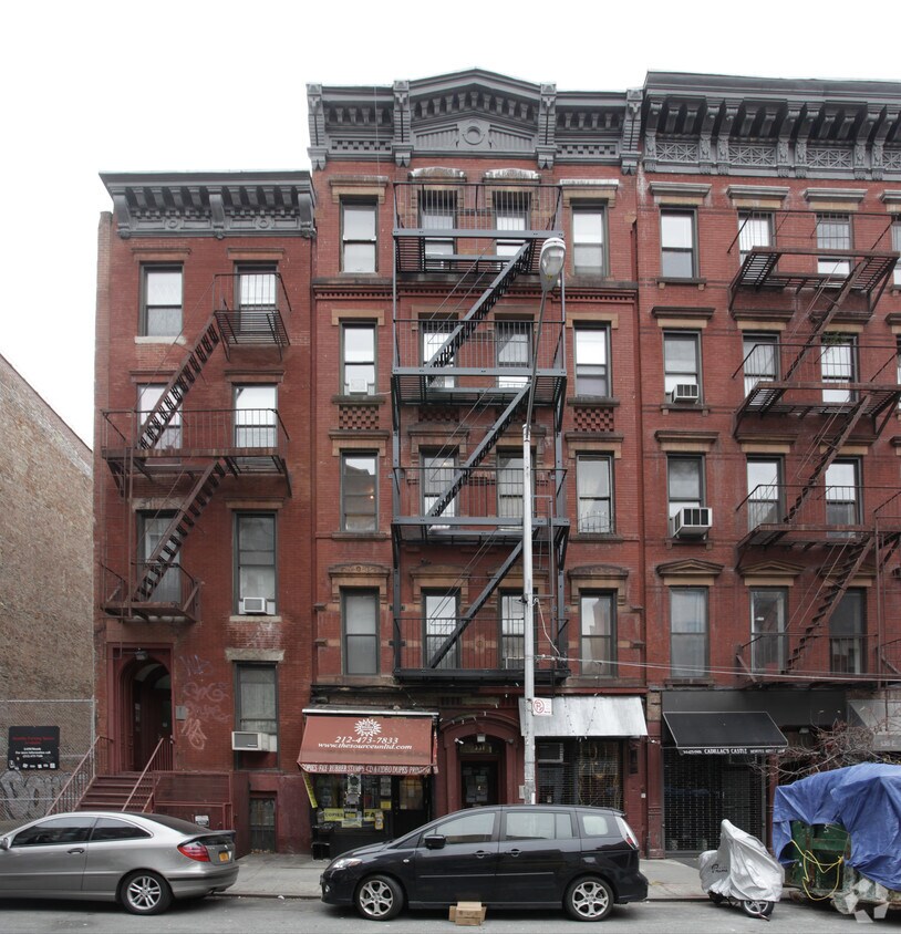 Foto del edificio - 331 E 9th St
