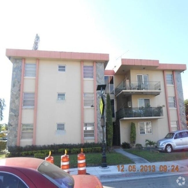 Building Photo - 5100 W Flagler St