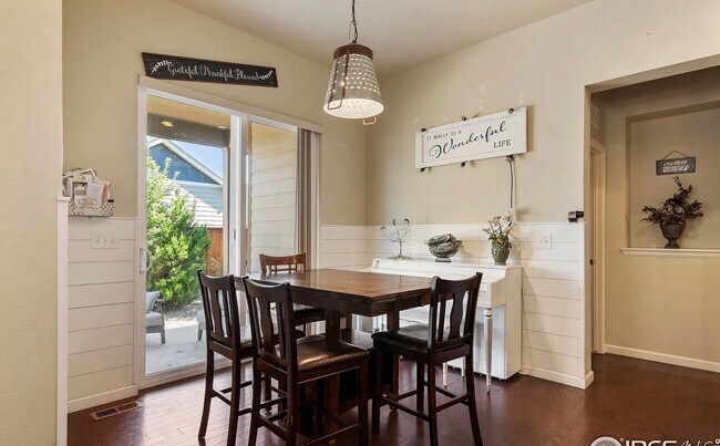 Foto del edificio - 882 Jenny Ln